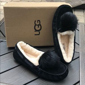 Women’s Ugg Dakota Pom Pom slippers
